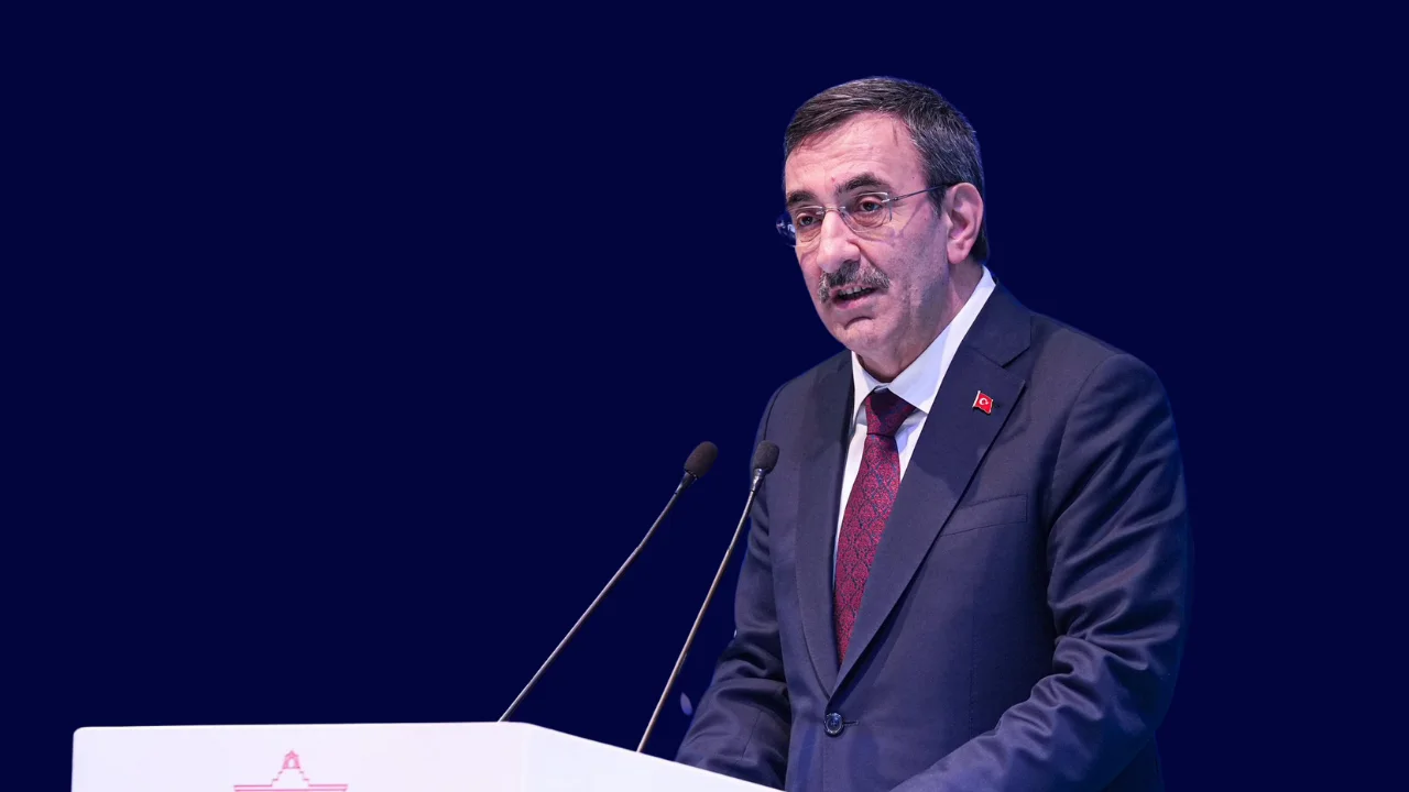 Cumhurbaşkanı Yardımcısı Cevdet Yılmaz, bir dizi açılış ve temel atma